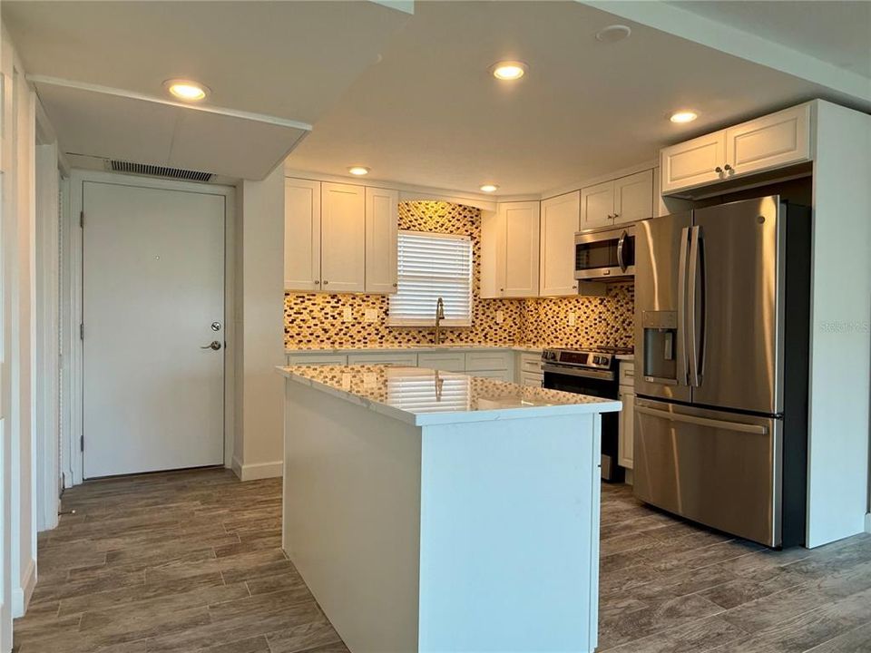 Active With Contract: $99,999 (1 beds, 1 baths, 760 Square Feet)