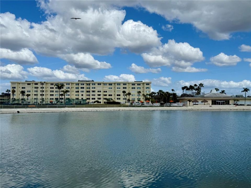 Active With Contract: $99,999 (1 beds, 1 baths, 760 Square Feet)