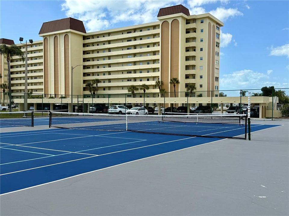 Active With Contract: $99,999 (1 beds, 1 baths, 760 Square Feet)