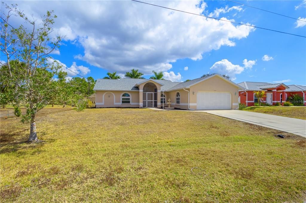 Active With Contract: $429,000 (3 beds, 2 baths, 1790 Square Feet)