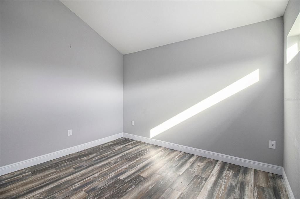 For Sale: $399,000 (5 beds, 4 baths, 2309 Square Feet)