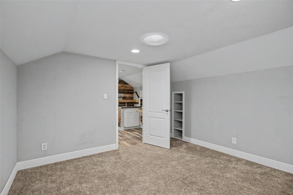 For Sale: $399,000 (5 beds, 4 baths, 2309 Square Feet)