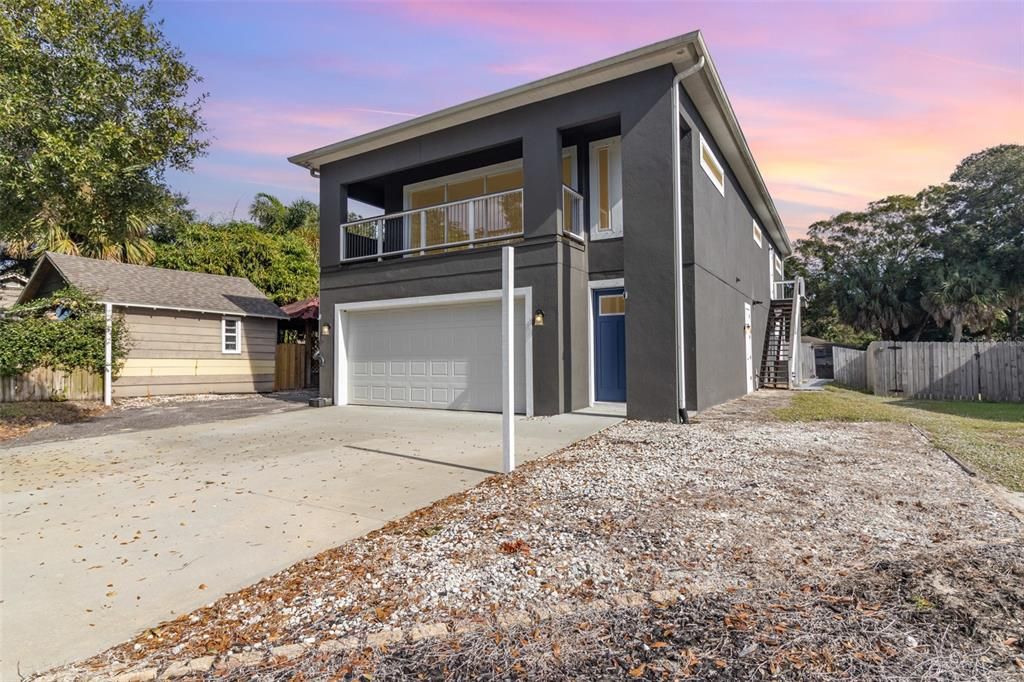 For Sale: $399,000 (5 beds, 4 baths, 2309 Square Feet)