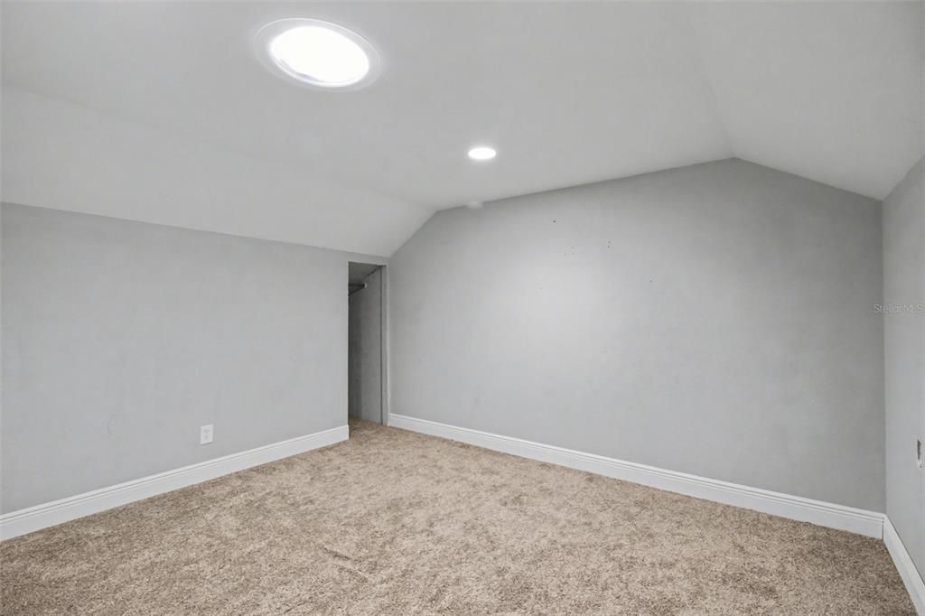 For Sale: $399,000 (5 beds, 4 baths, 2309 Square Feet)