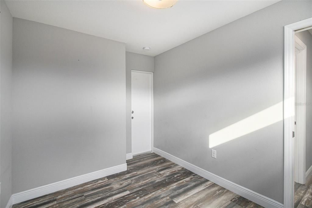 For Sale: $399,000 (5 beds, 4 baths, 2309 Square Feet)