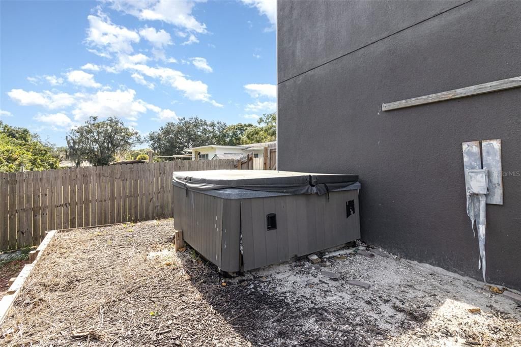 For Sale: $399,000 (5 beds, 4 baths, 2309 Square Feet)