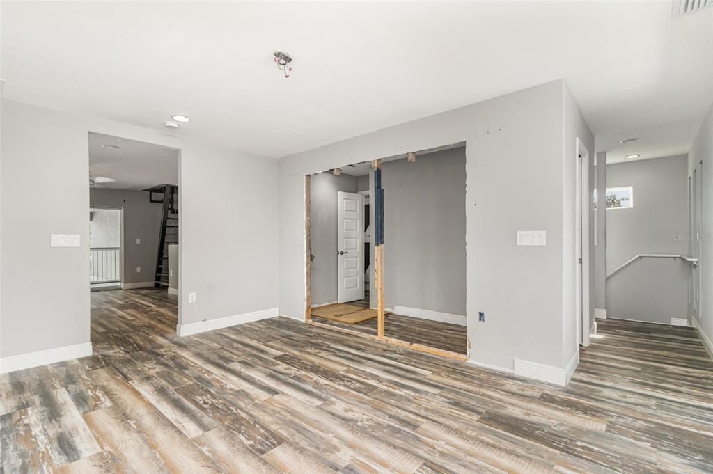 For Sale: $399,000 (5 beds, 4 baths, 2309 Square Feet)