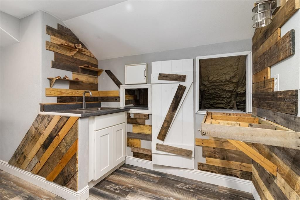 For Sale: $399,000 (5 beds, 4 baths, 2309 Square Feet)