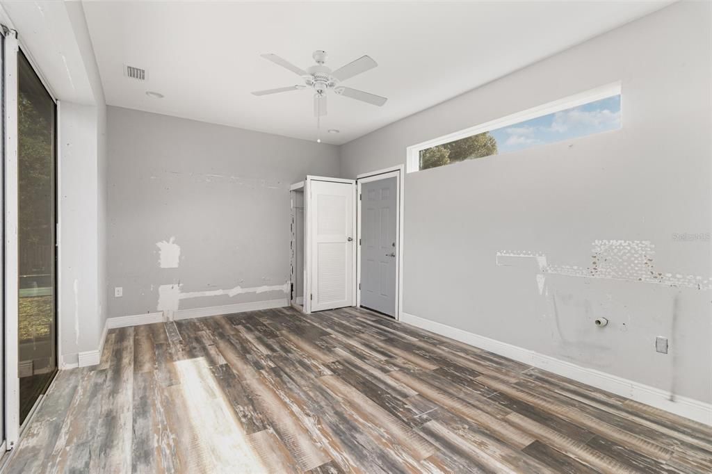 For Sale: $399,000 (5 beds, 4 baths, 2309 Square Feet)