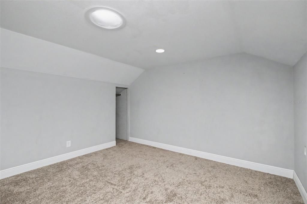 For Sale: $399,000 (5 beds, 4 baths, 2309 Square Feet)