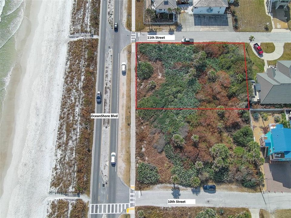 На продажу: $1,499,000 (0.37 acres)