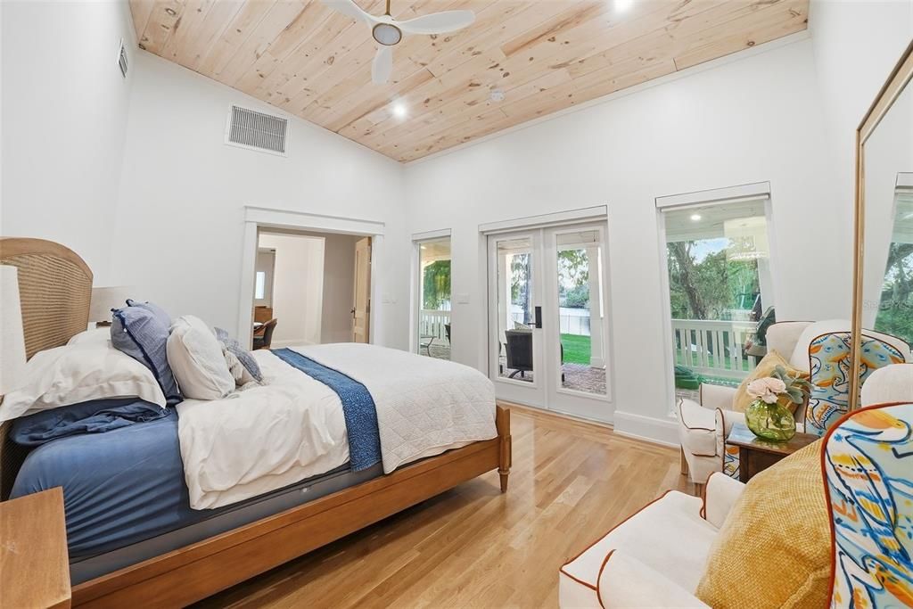 Под контрактом: $1,395,000 (5 спален, 3 ванн, 2903 Квадратных фут)