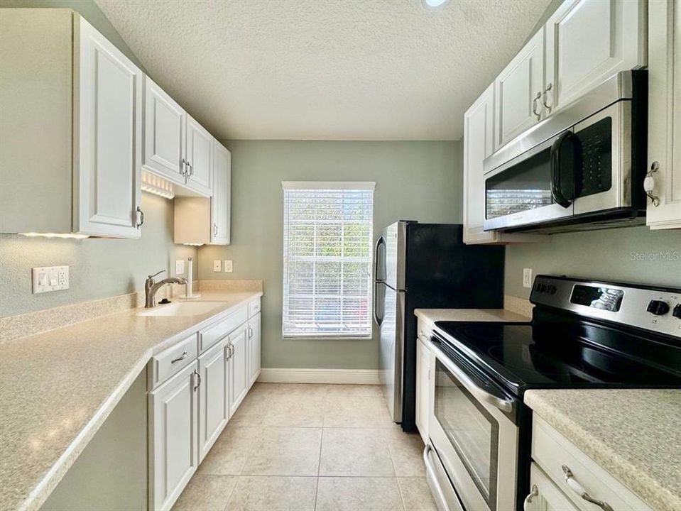 For Rent: $1,400 (0 beds, 1 baths, 400 Square Feet)