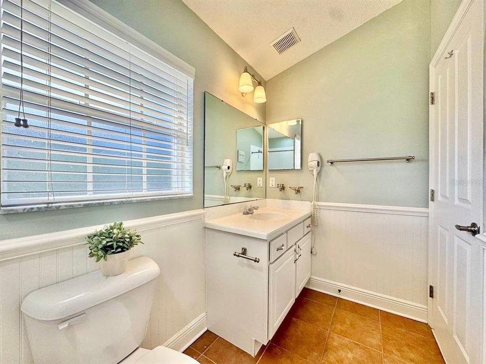For Rent: $1,400 (0 beds, 1 baths, 400 Square Feet)