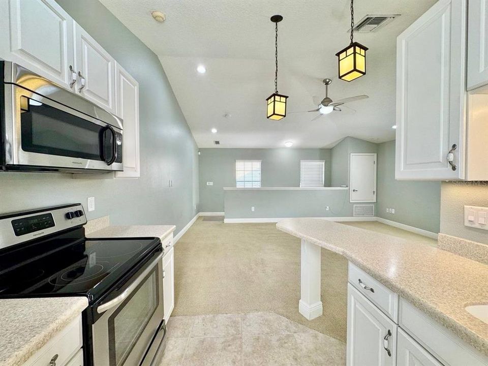 For Rent: $1,400 (0 beds, 1 baths, 400 Square Feet)