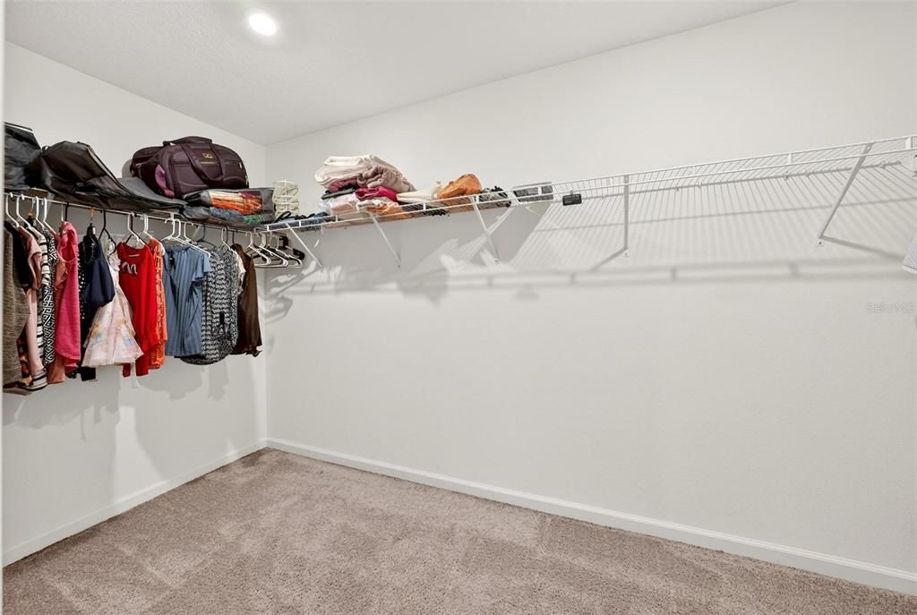 For Sale: $300,000 (4 beds, 2 baths, 1966 Square Feet)