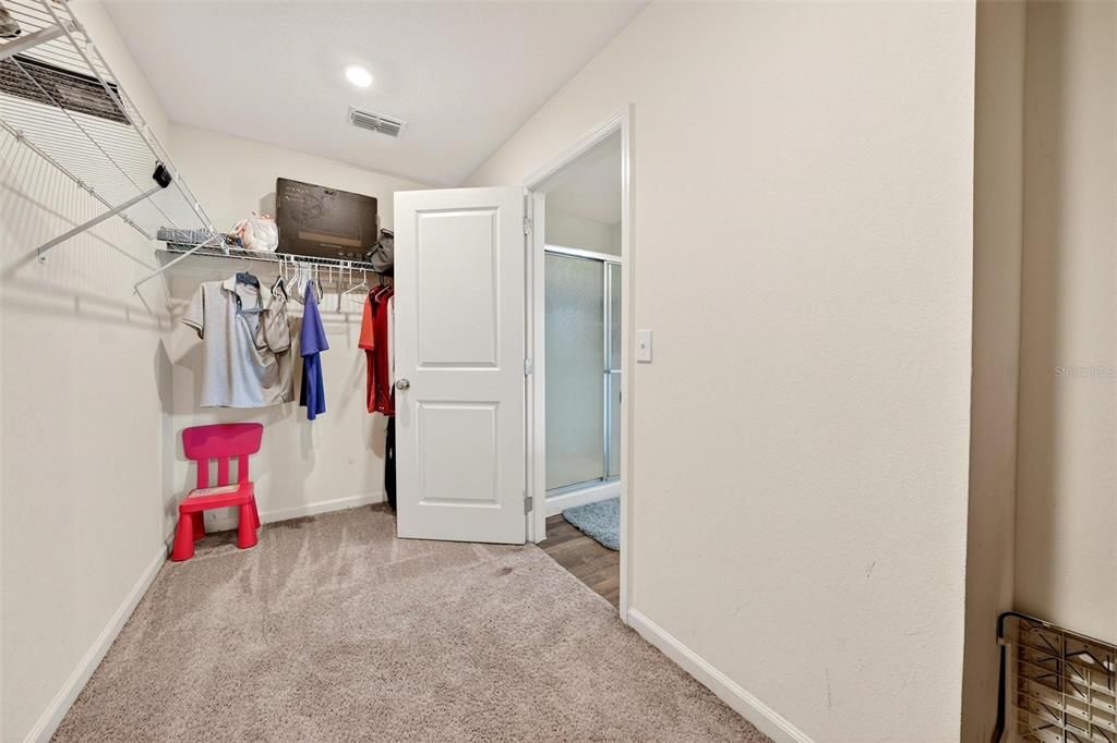 For Sale: $300,000 (4 beds, 2 baths, 1966 Square Feet)