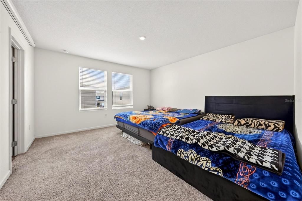 For Sale: $300,000 (4 beds, 2 baths, 1966 Square Feet)