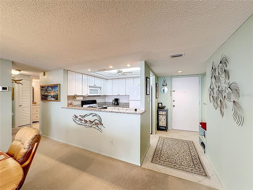 Active With Contract: $584,500 (2 beds, 2 baths, 1287 Square Feet)