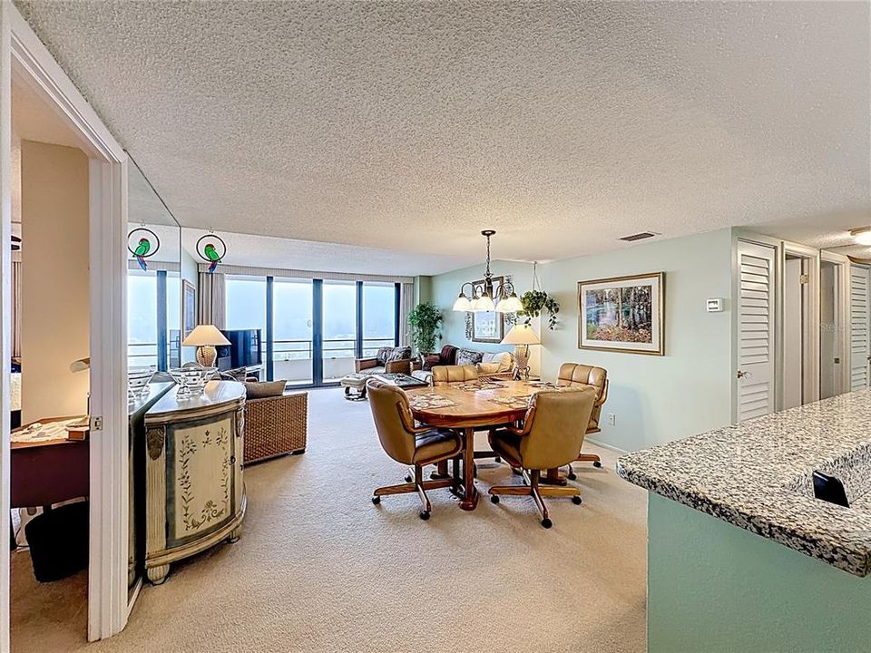Active With Contract: $584,500 (2 beds, 2 baths, 1287 Square Feet)