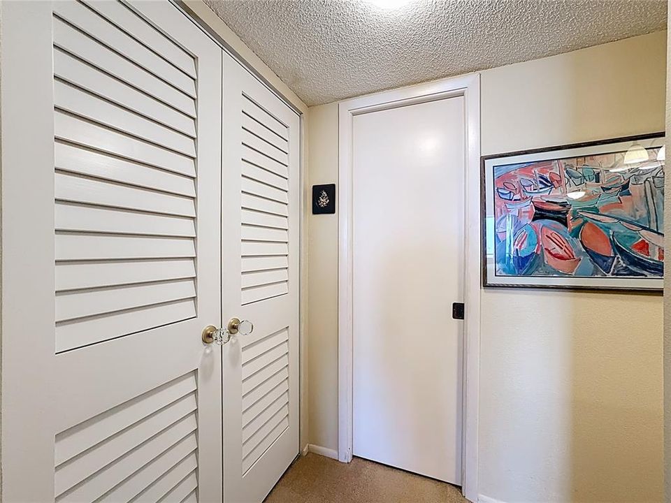 Active With Contract: $584,500 (2 beds, 2 baths, 1287 Square Feet)