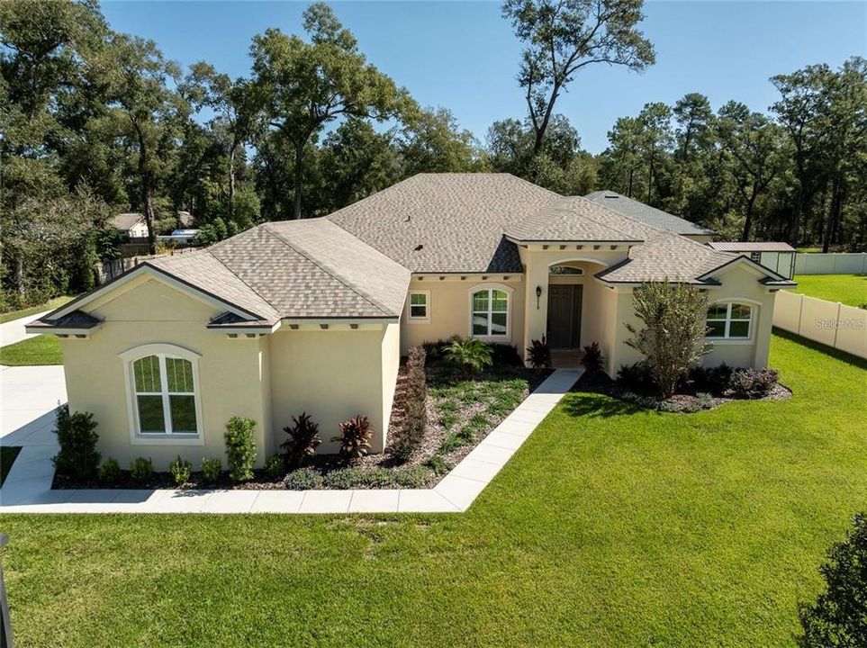 Active With Contract: $569,900 (3 beds, 3 baths, 2545 Square Feet)