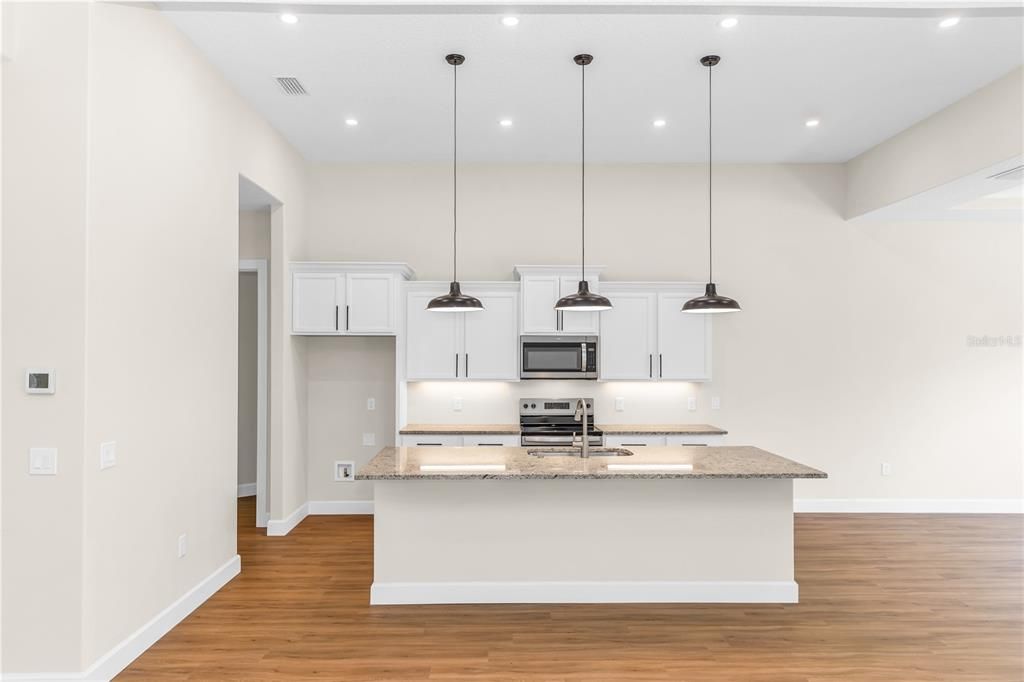 Active With Contract: $569,900 (3 beds, 3 baths, 2545 Square Feet)