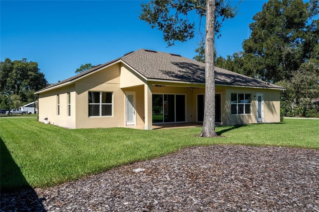 Active With Contract: $569,900 (3 beds, 3 baths, 2545 Square Feet)