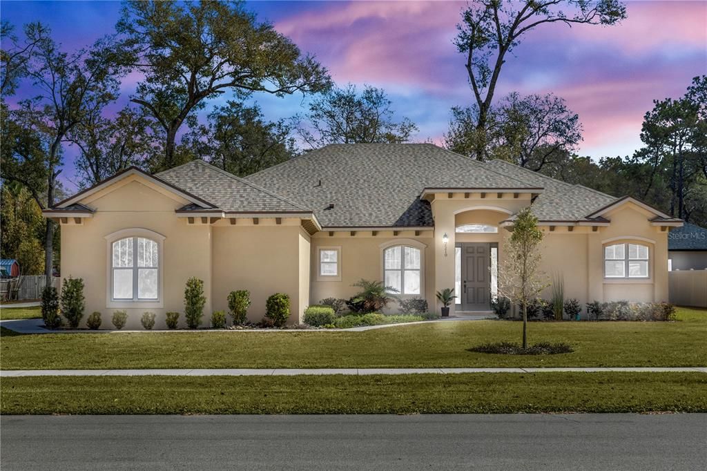Active With Contract: $569,900 (3 beds, 3 baths, 2545 Square Feet)