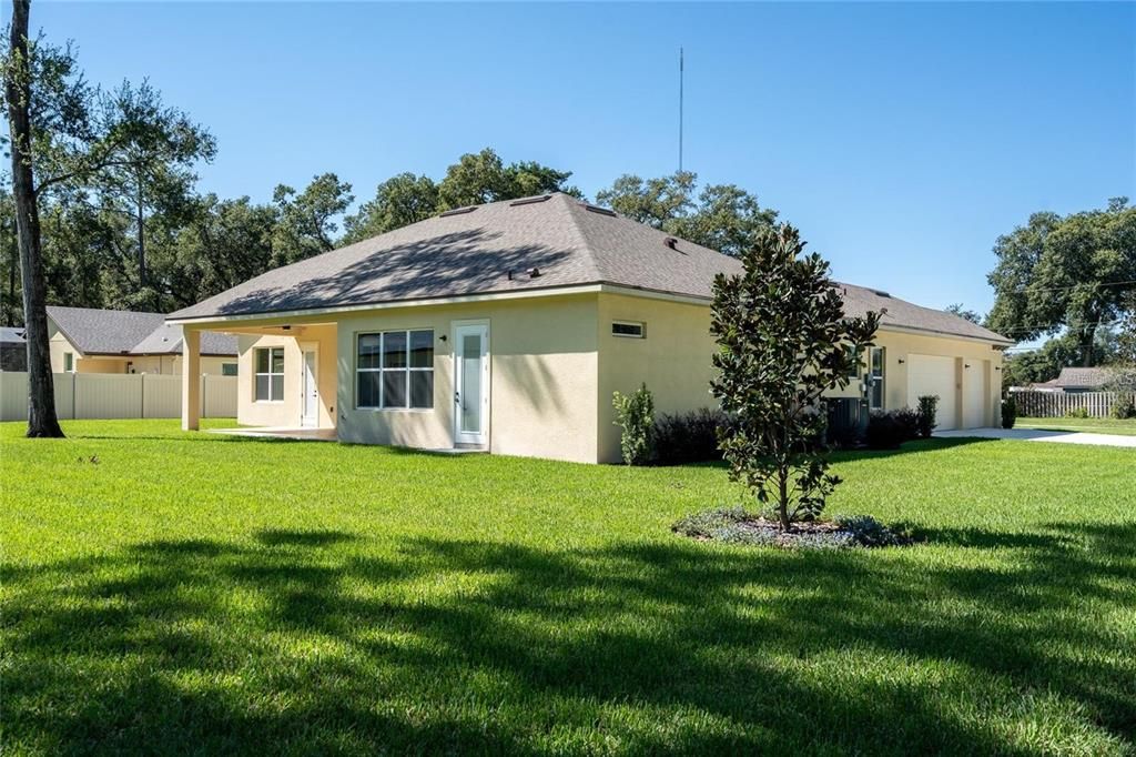 Active With Contract: $569,900 (3 beds, 3 baths, 2545 Square Feet)