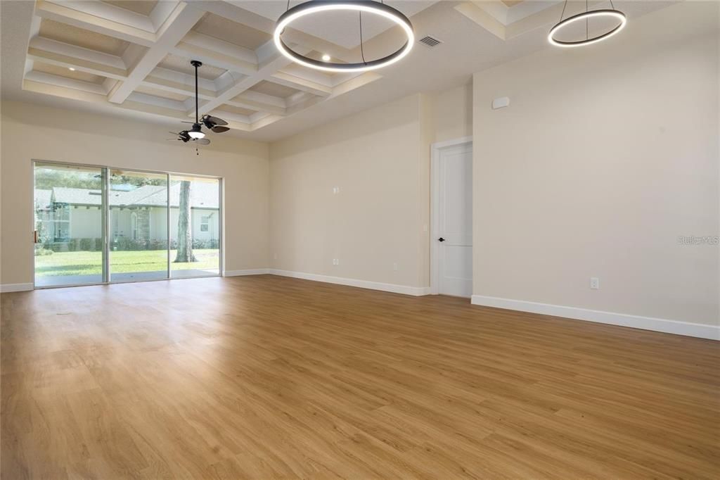 Active With Contract: $569,900 (3 beds, 3 baths, 2545 Square Feet)