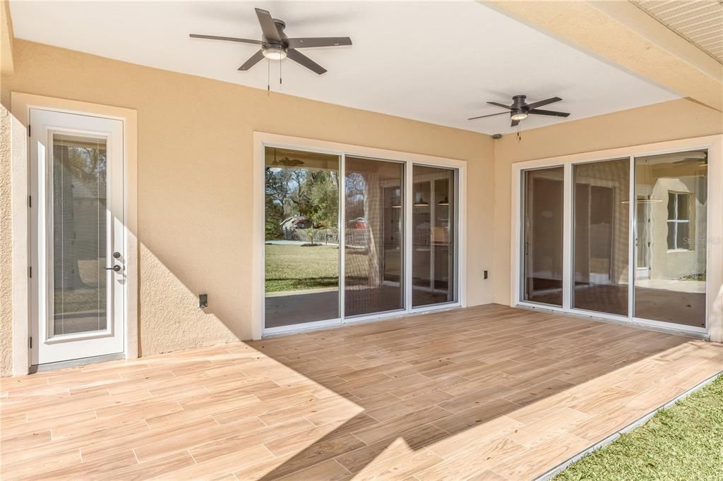 Active With Contract: $569,900 (3 beds, 3 baths, 2545 Square Feet)