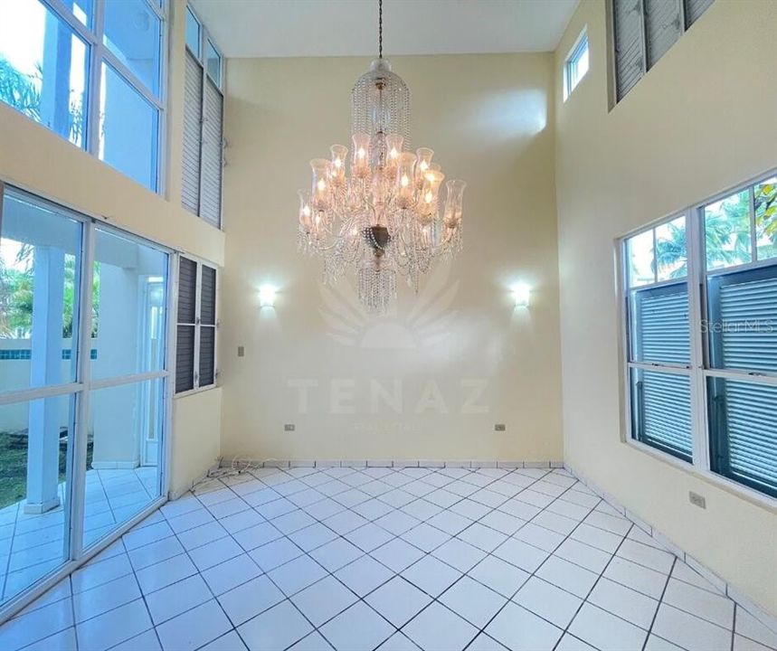 Active With Contract: $435,000 (4 beds, 4 baths, 3200 Square Feet)