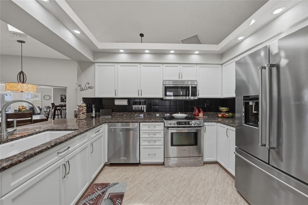 Activo con contrato: $849,900 (3 camas, 2 baños, 1986 Pies cuadrados)