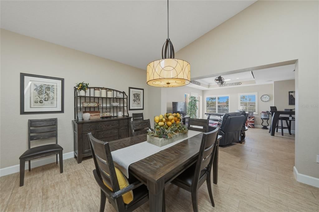 Activo con contrato: $849,900 (3 camas, 2 baños, 1986 Pies cuadrados)