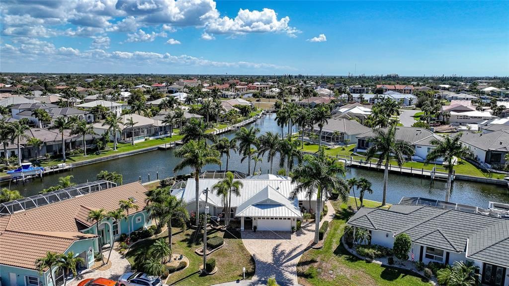 Activo con contrato: $849,900 (3 camas, 2 baños, 1986 Pies cuadrados)