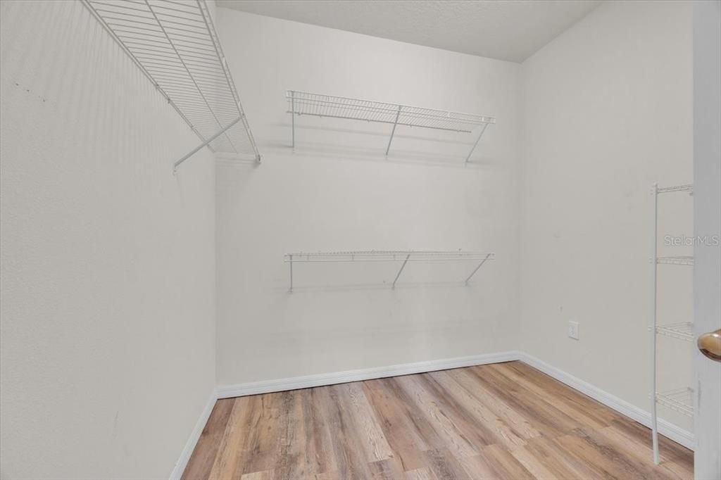 For Rent: $2,200 (3 beds, 2 baths, 2144 Square Feet)