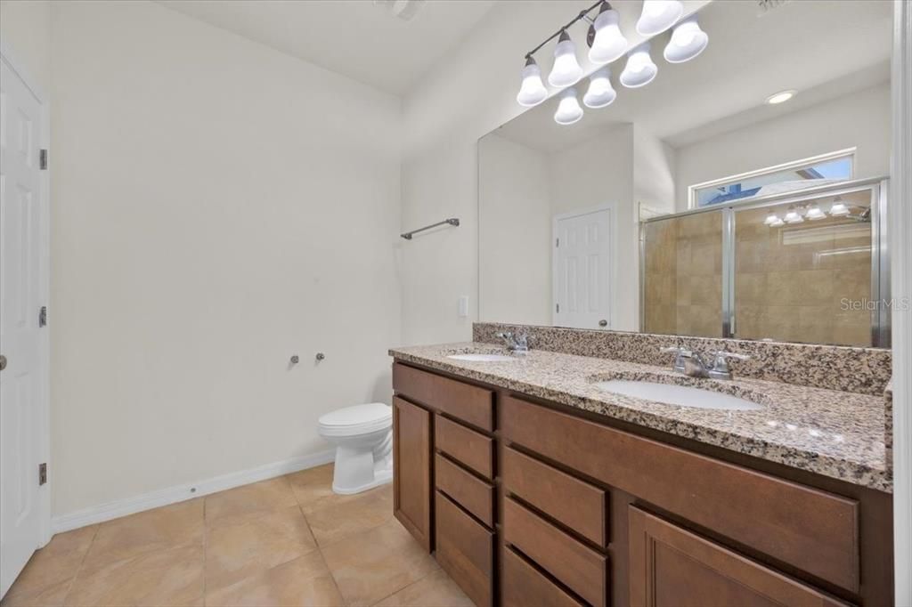 For Rent: $2,200 (3 beds, 2 baths, 2144 Square Feet)