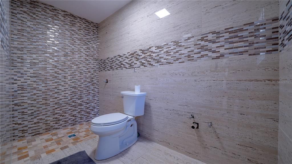 En Venta: $990,000 (4 camas, 2 baños, 1824 Pies cuadrados)