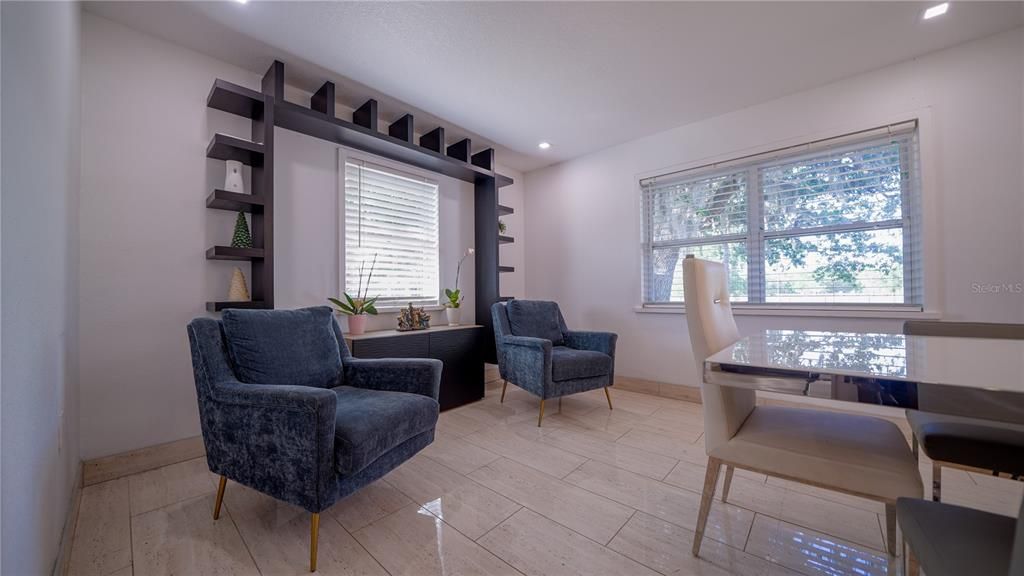 En Venta: $990,000 (4 camas, 2 baños, 1824 Pies cuadrados)