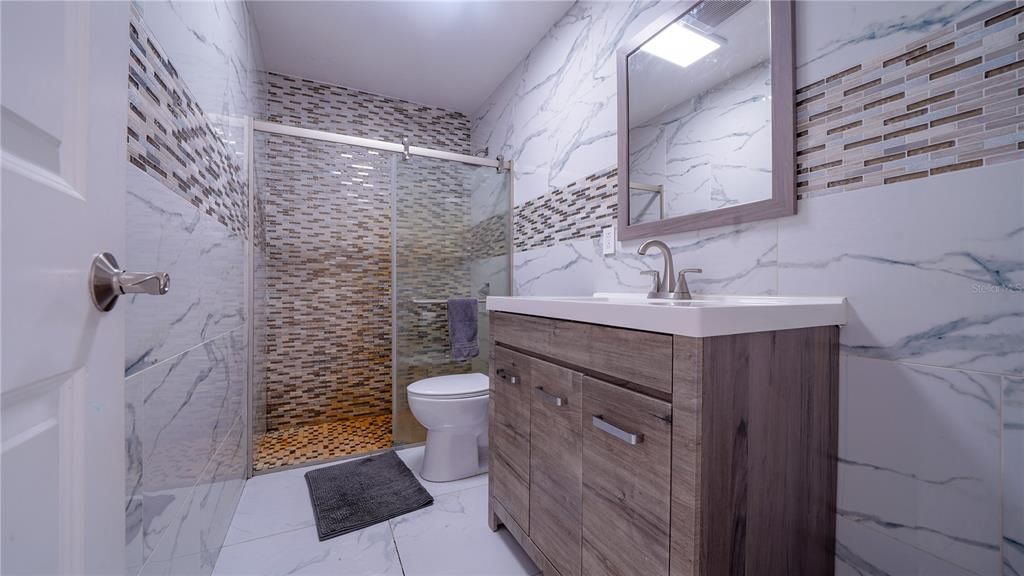 En Venta: $990,000 (4 camas, 2 baños, 1824 Pies cuadrados)