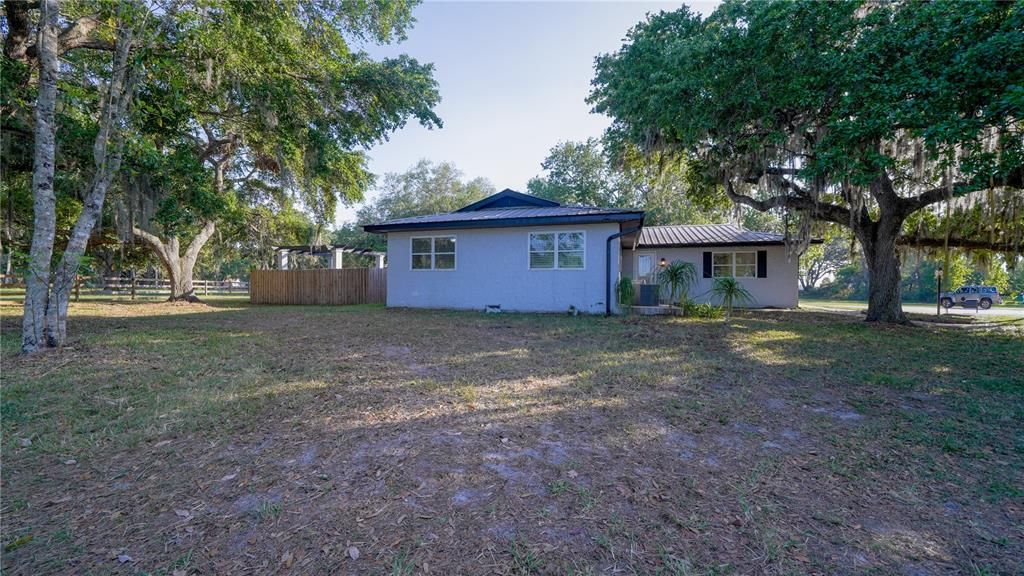 En Venta: $990,000 (4 camas, 2 baños, 1824 Pies cuadrados)