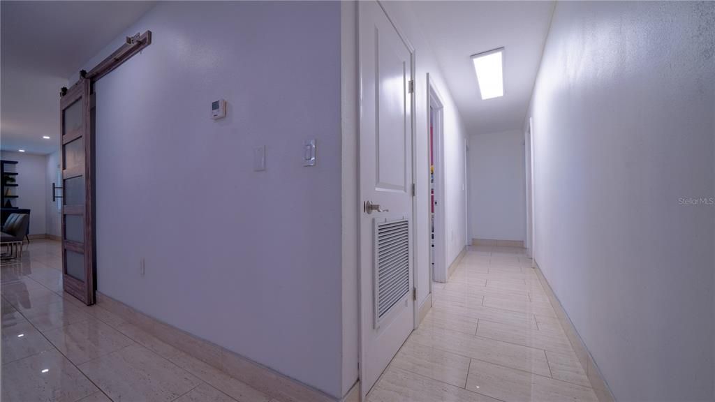 En Venta: $990,000 (4 camas, 2 baños, 1824 Pies cuadrados)