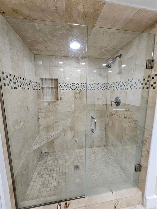 En Renta: $2,400 (2 camas, 2 baños, 2000 Pies cuadrados)