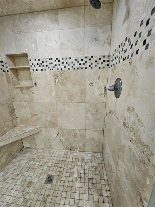 En Renta: $2,400 (2 camas, 2 baños, 2000 Pies cuadrados)