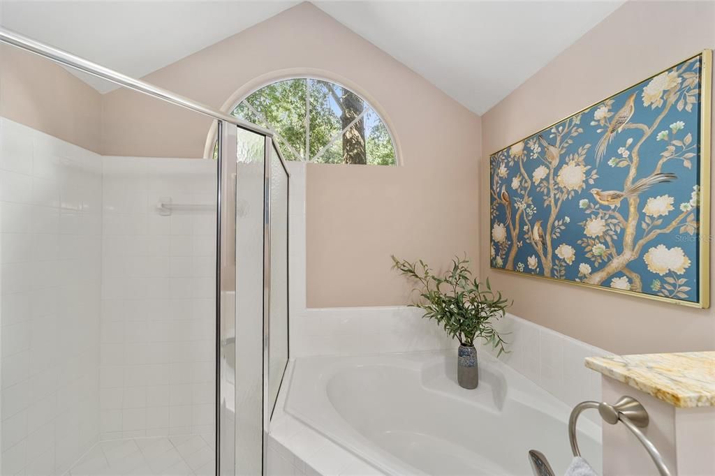 Под контрактом: $359,000 (3 спален, 2 ванн, 1991 Квадратных фут)