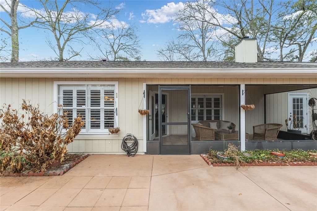 Под контрактом: $359,000 (3 спален, 2 ванн, 1991 Квадратных фут)