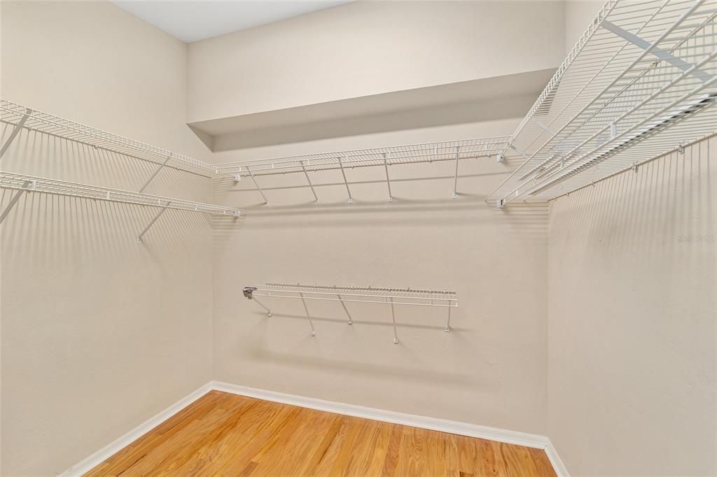 Под контрактом: $359,000 (3 спален, 2 ванн, 1991 Квадратных фут)