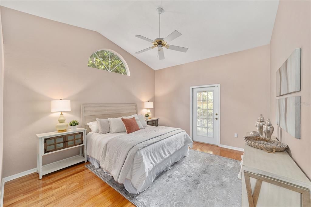 Под контрактом: $359,000 (3 спален, 2 ванн, 1991 Квадратных фут)