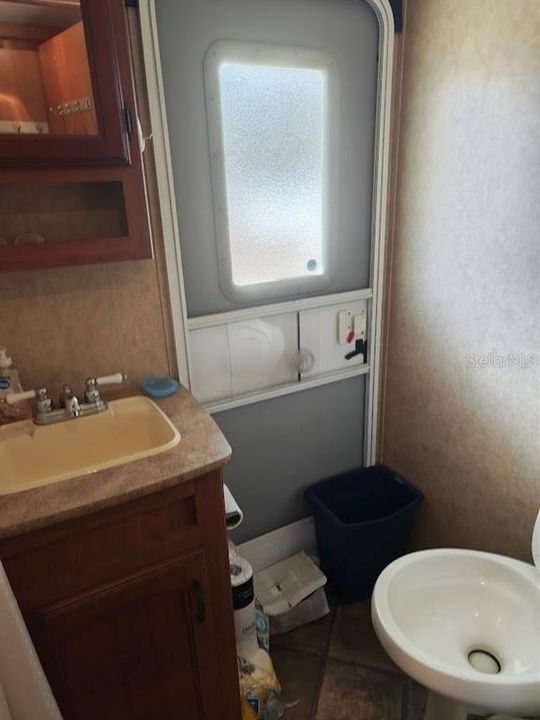 На продажу: $119,000 (2.32 acres)